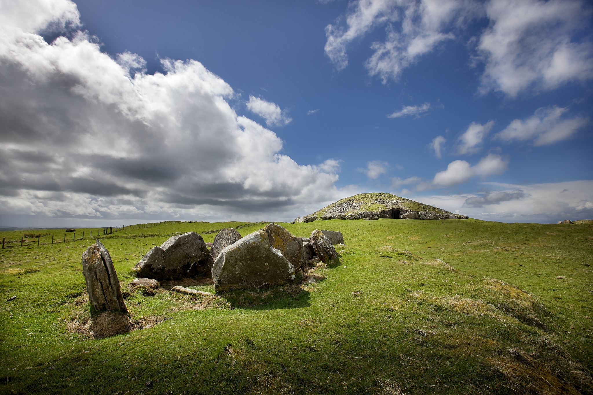 Der Loughcrew Cairns - Michael Foley - cc