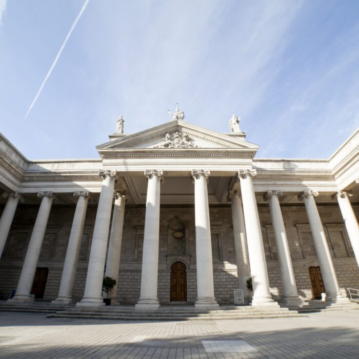 Das Parliament House - Shane Conneely - cc