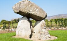 Der Dolmen von Proleek - Robert Campbell KOR - cc