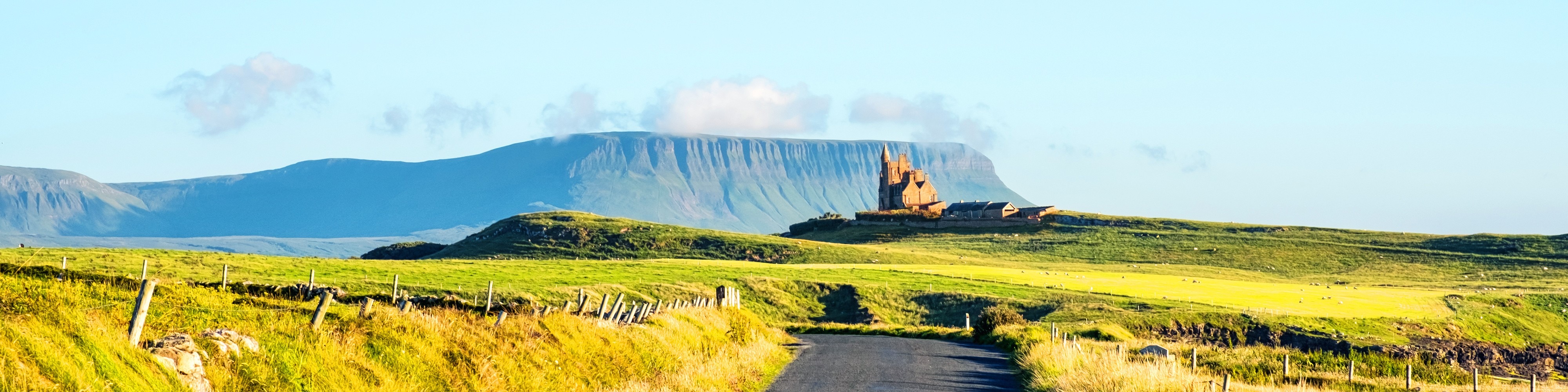 Classiebawn Castle und Ben Bulben - © Madrugada Verde