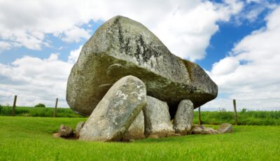 Der Brownshill Dolmen - © MNStudio