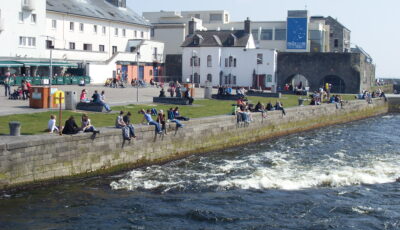 Der Spanische Bogen in Galway - Barnacles Budget Accommodation - cc