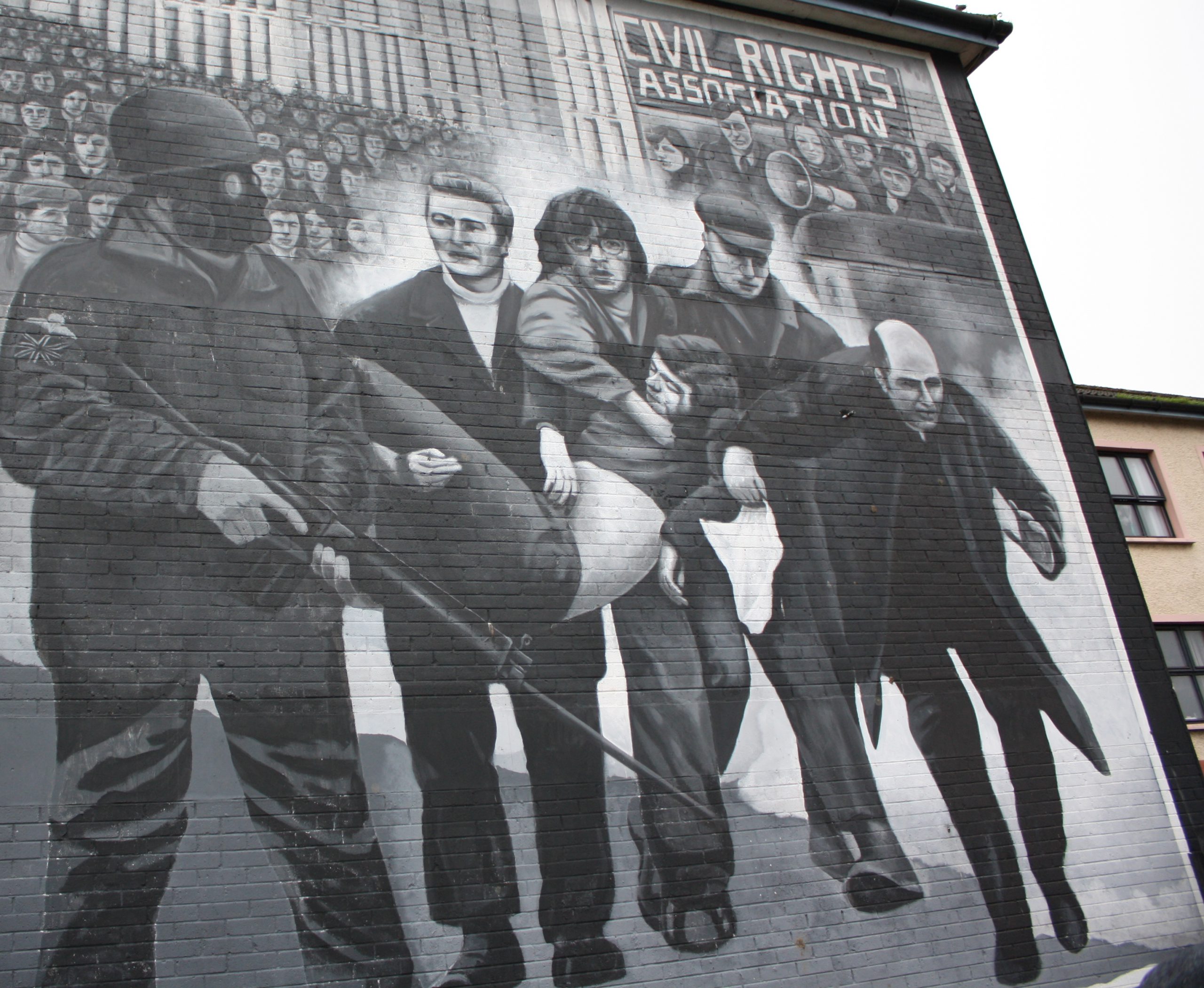 Bloody Sunday auf einer Fassade dargestellt