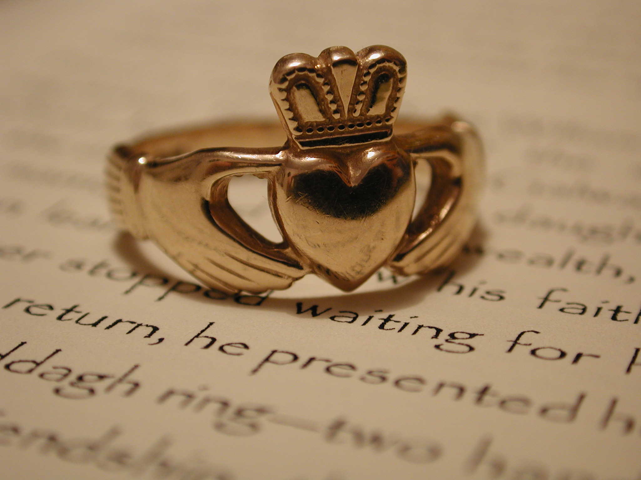 Une bague de Claddagh - Royal Claddagh - cc