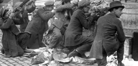 Iren während des Osteraufstandes - Public Domain