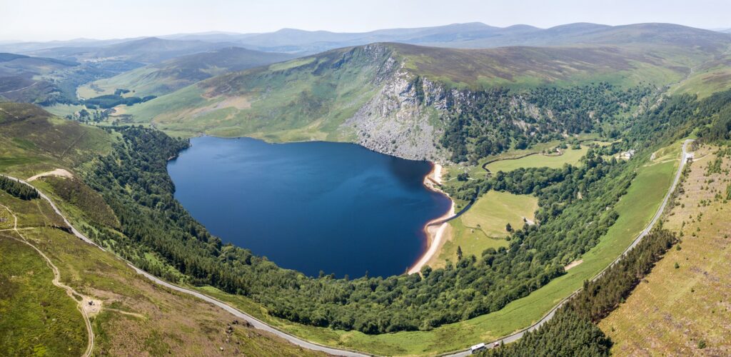 Luggala Mountain und Lough Tay - © Michael Bogner