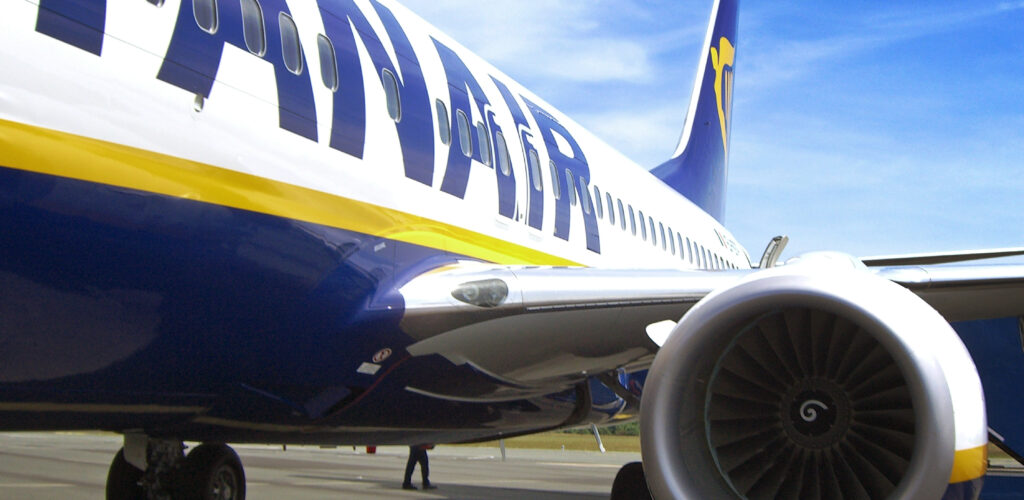 Ein Flugzeug der Ryanair-Flotte - Mikel Ortega - cc