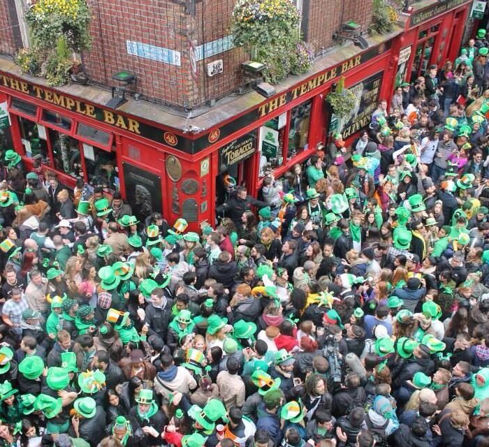 Temple Bar während des St. Patrick's Day