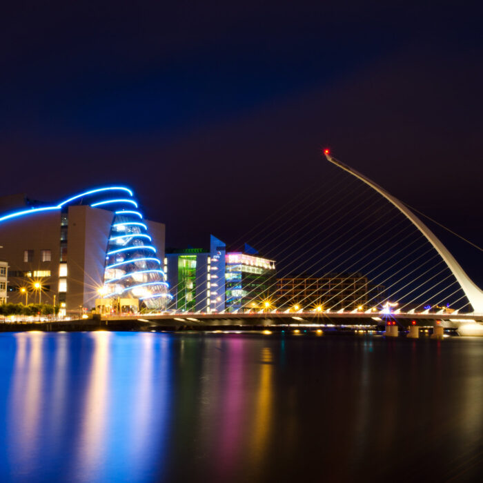 Das Convention Centre of Dublin und die Samuel Beckett Brücke - Raul Villalon - cc