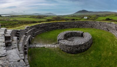 Cahergal stone fort - © Andy Morehouse
