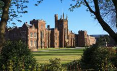 Die Queen's University of Belfast - © Anthony Brown