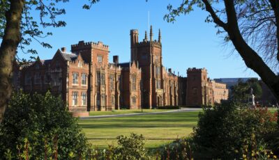 Die Queen's University of Belfast - © Anthony Brown