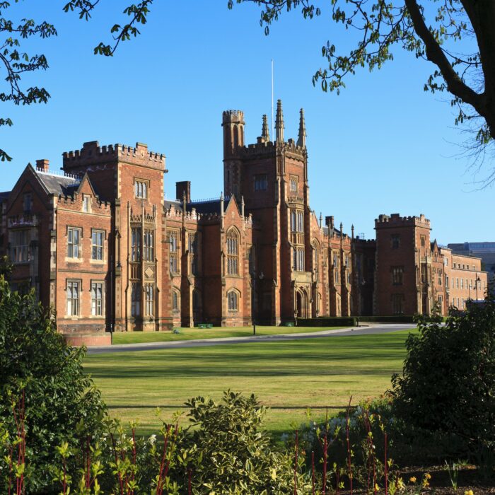 Die Queen's University of Belfast - © Anthony Brown