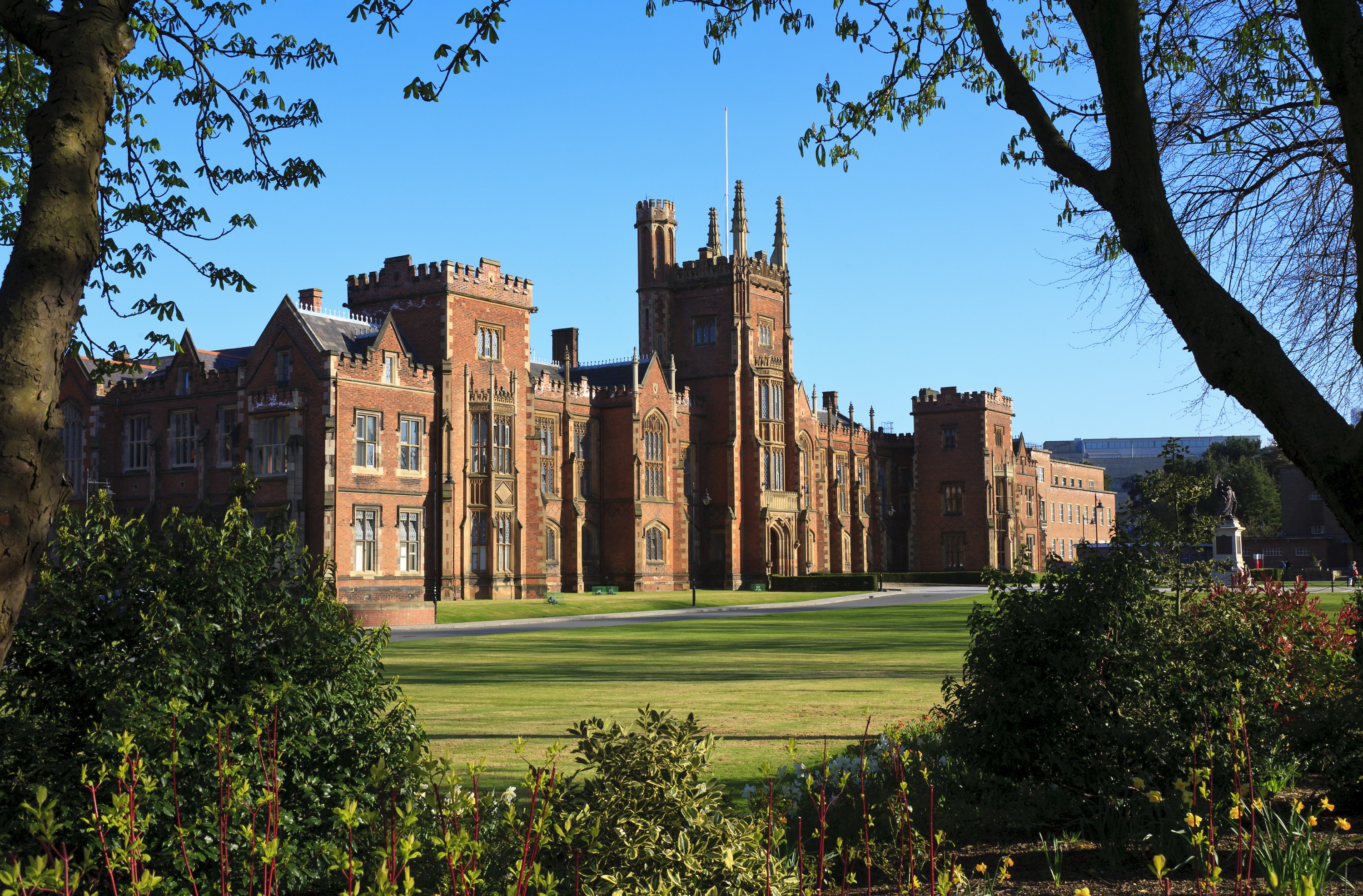 Die Queen's University of Belfast - © Anthony Brown
