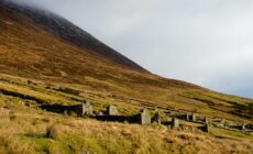 Das Dorf Slievemore - Guanatos Gwyn - cc