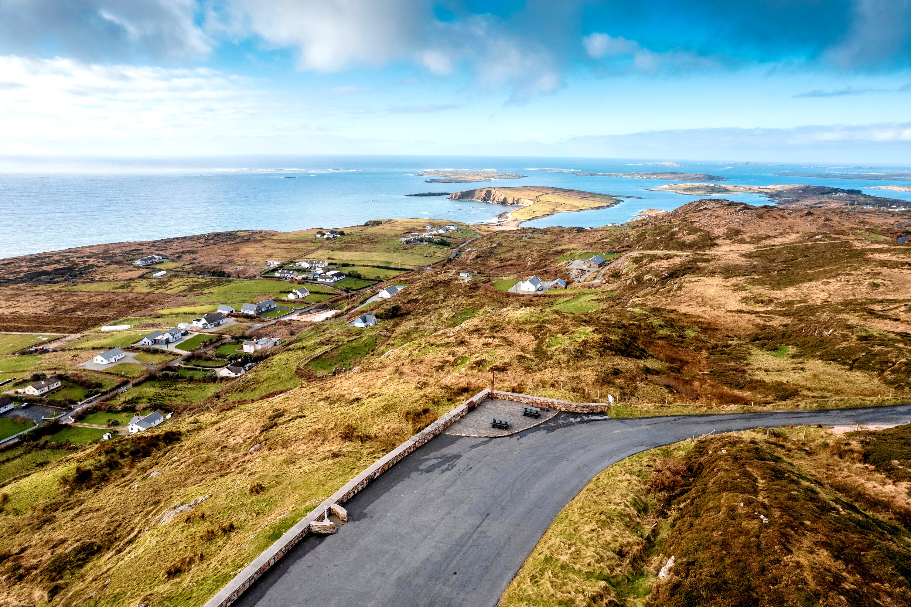 Blick auf die Sky Road - © mark_gusev