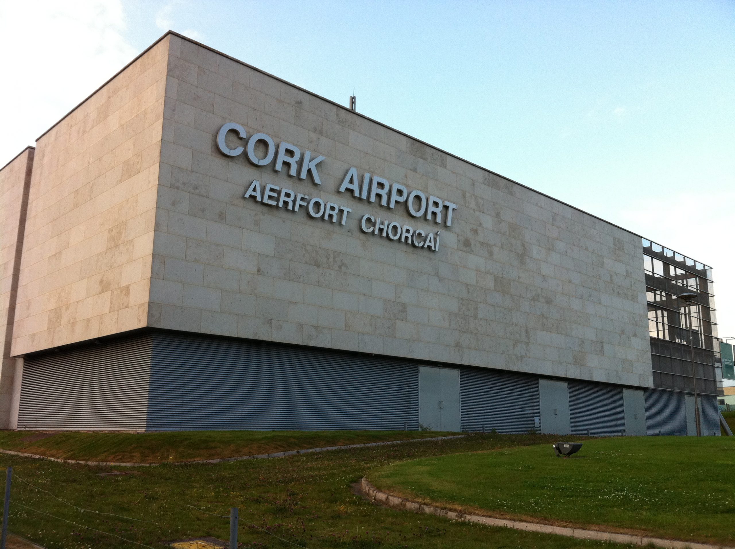 Cork Flughafen - Sean MacEntee - cc