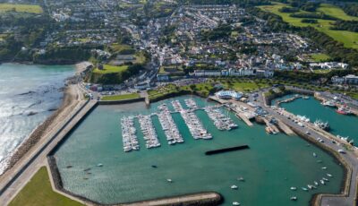 Luftaufnahme von Howth und seinem Hafen - © Ire DronePhotography