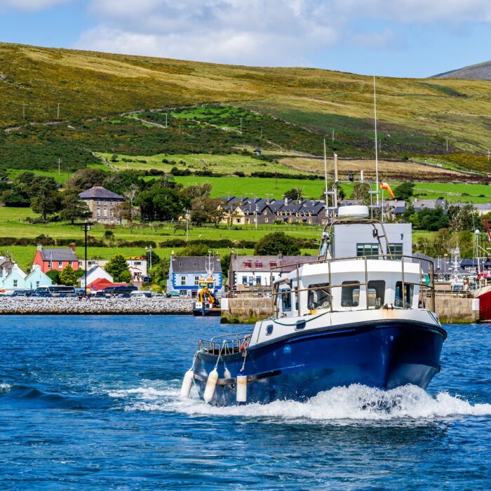 Dingle und ein Fischerboot - © Dawid