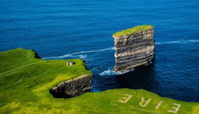 Blick auf Downpatrick Head und Dun Briste - © Wirestock