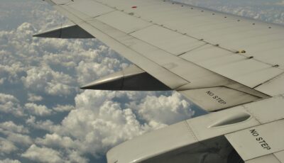 Une aile d'avion - joeybaby - cc