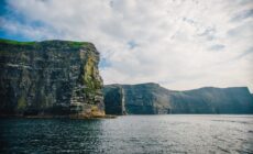 Die Cliffs of Moher von unten - Simon Crowe