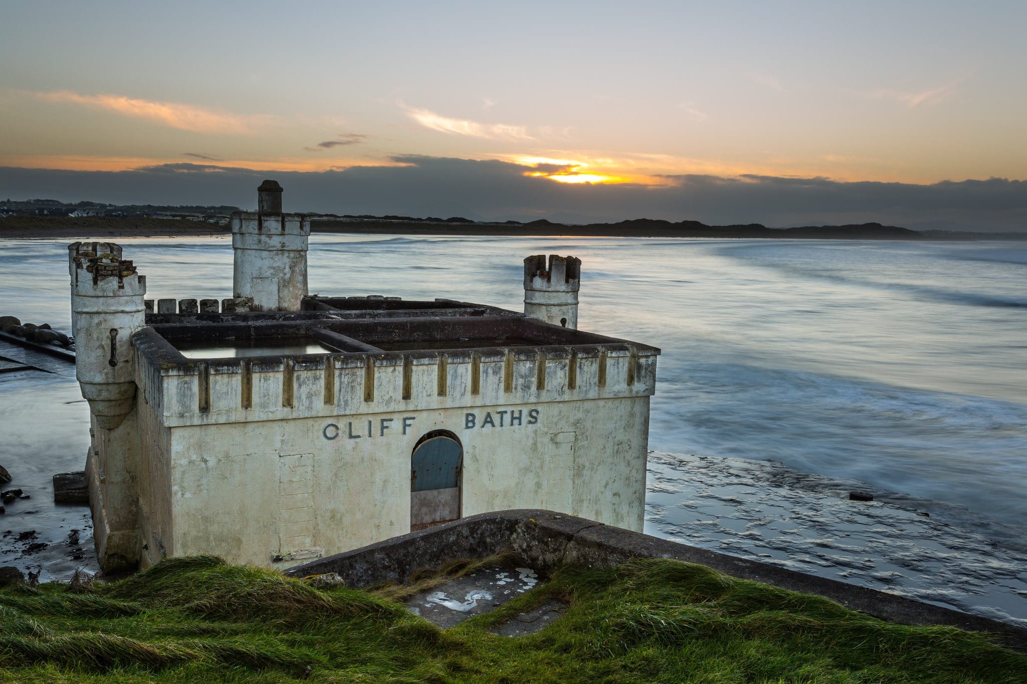 Enniscrone Cliffs Bath - melfoody - cc