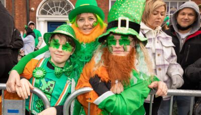 People in green on St Patrick's Day - ©Allen Kiely - Failte Ireland