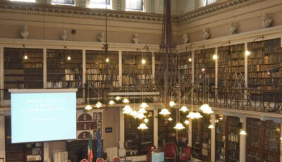 Saal der Royal Irish Academy - KarenRIA - cc