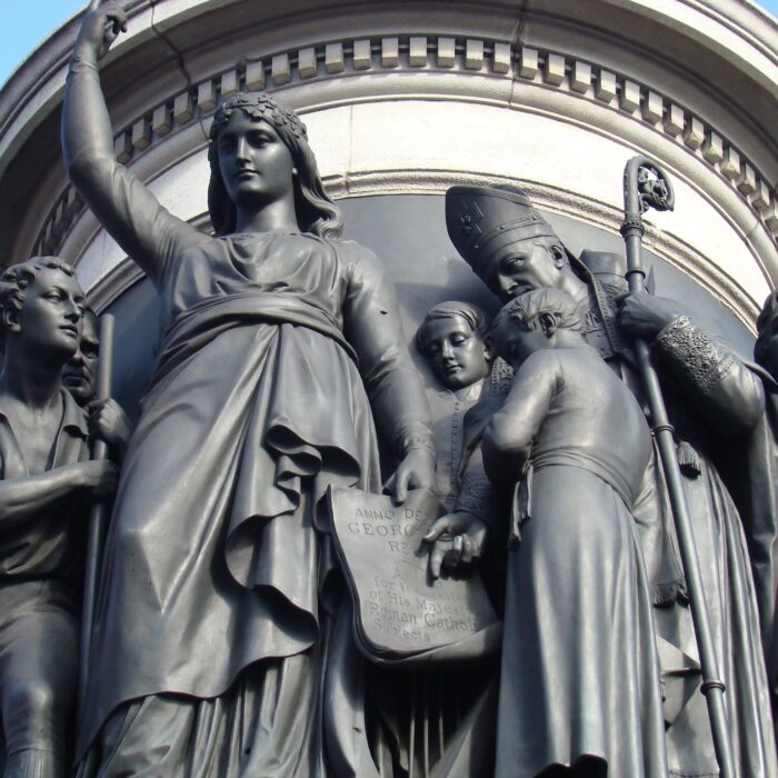 Das O'Connell Monument und seine Skulpturen - Phil Guest - cc