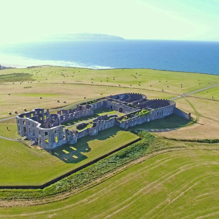 Luftaufnahme des Downhill House - © peter