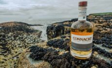 Ein Whiskey von der Connacht Whisky Distillery