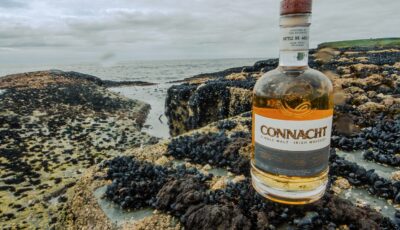 Ein Whiskey von der Connacht Whisky Distillery