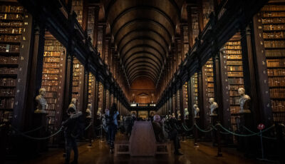 Die Alte Bibliothek des Trinity College in Dublin - © Andres Conema