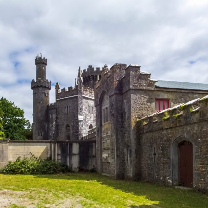 Das Schloss Charleville - © andrew