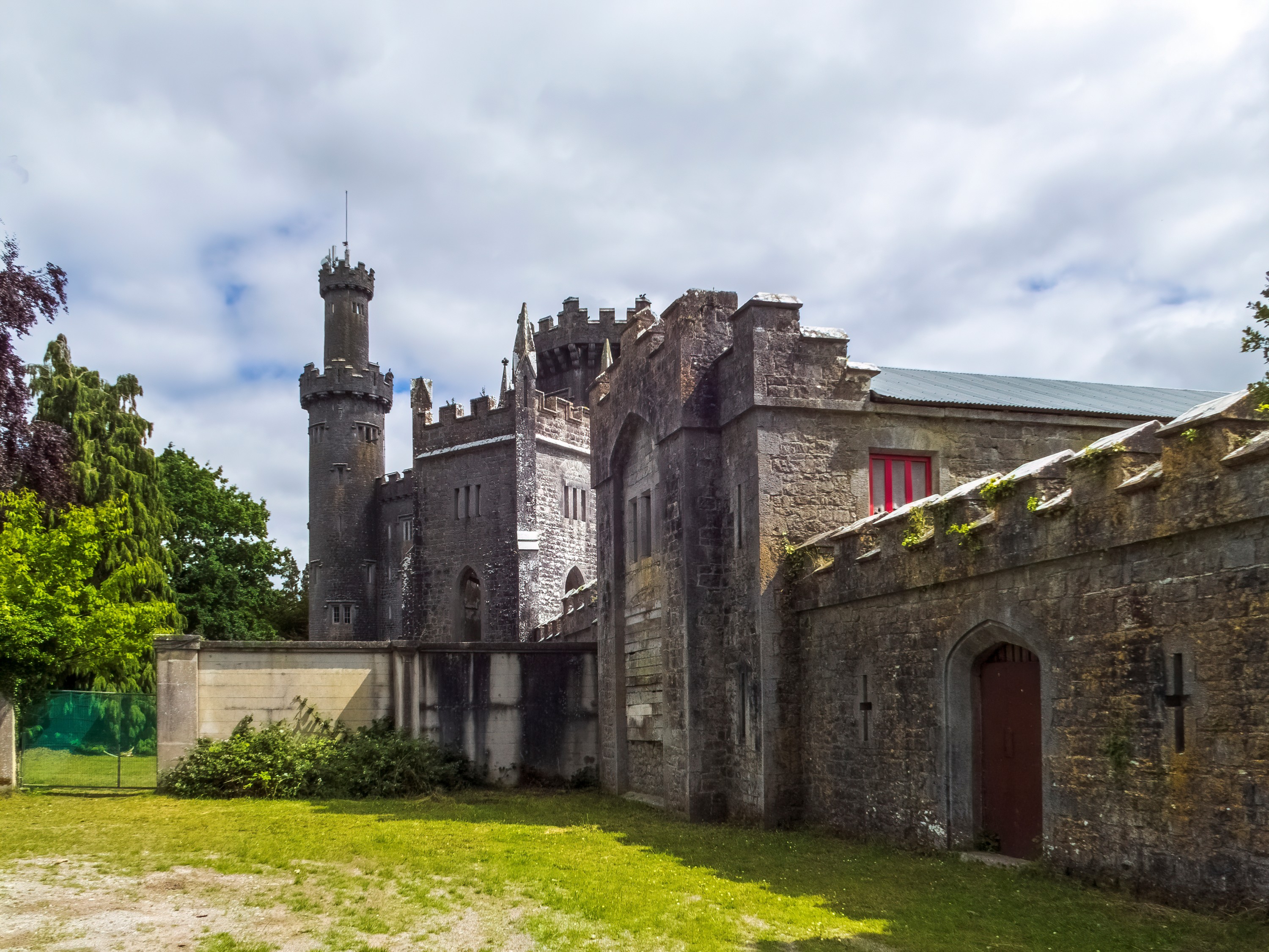 Das Schloss Charleville - © andrew  