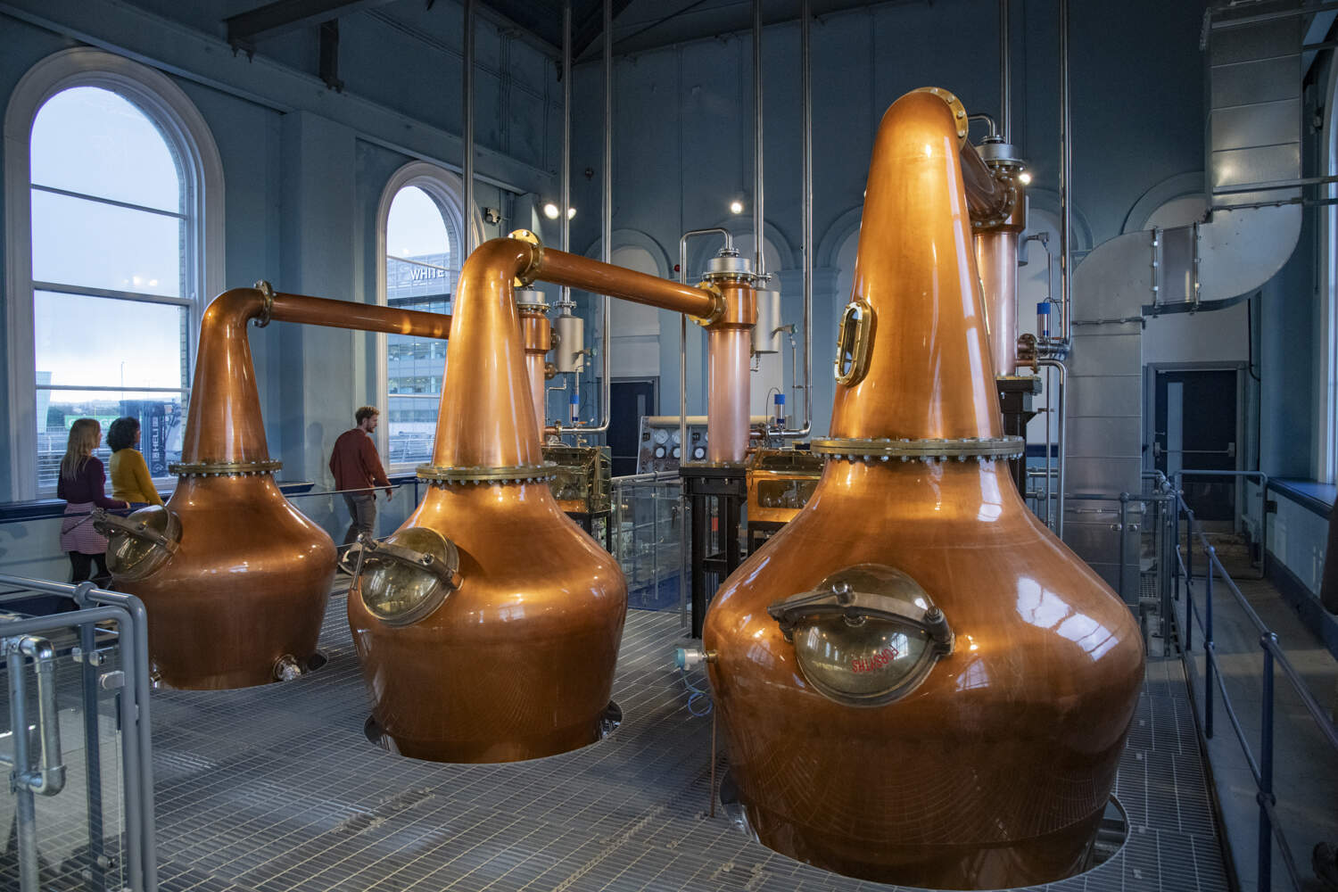 Die kupfernen Destillierapparate von Titanic Distillers - © Tourism Ireland. Chris Hill Photographic