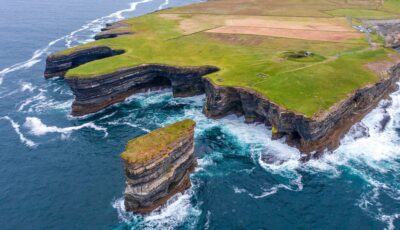 Blick auf Downpatrick Head und Dun Briste - © Cristi