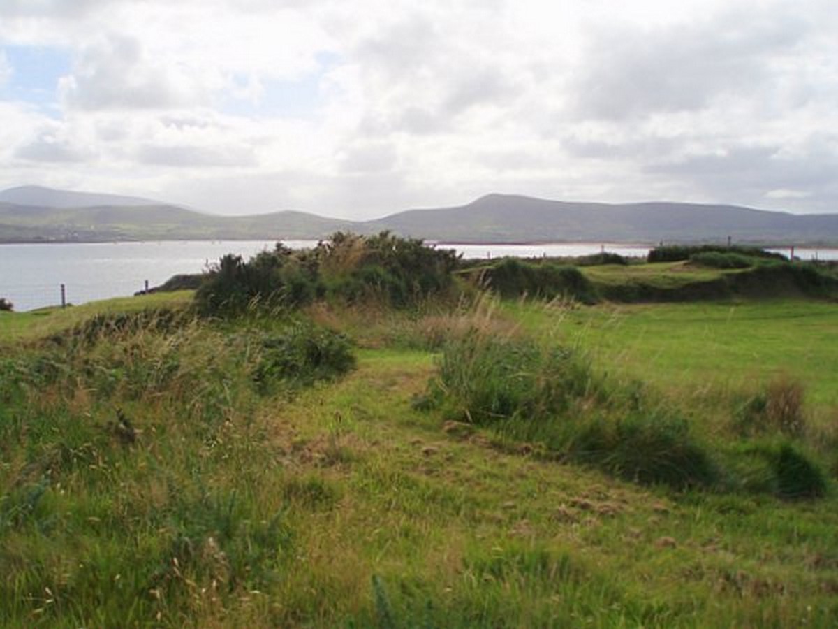 Das Dun An Oir Fort - Sharon Loxton - cc