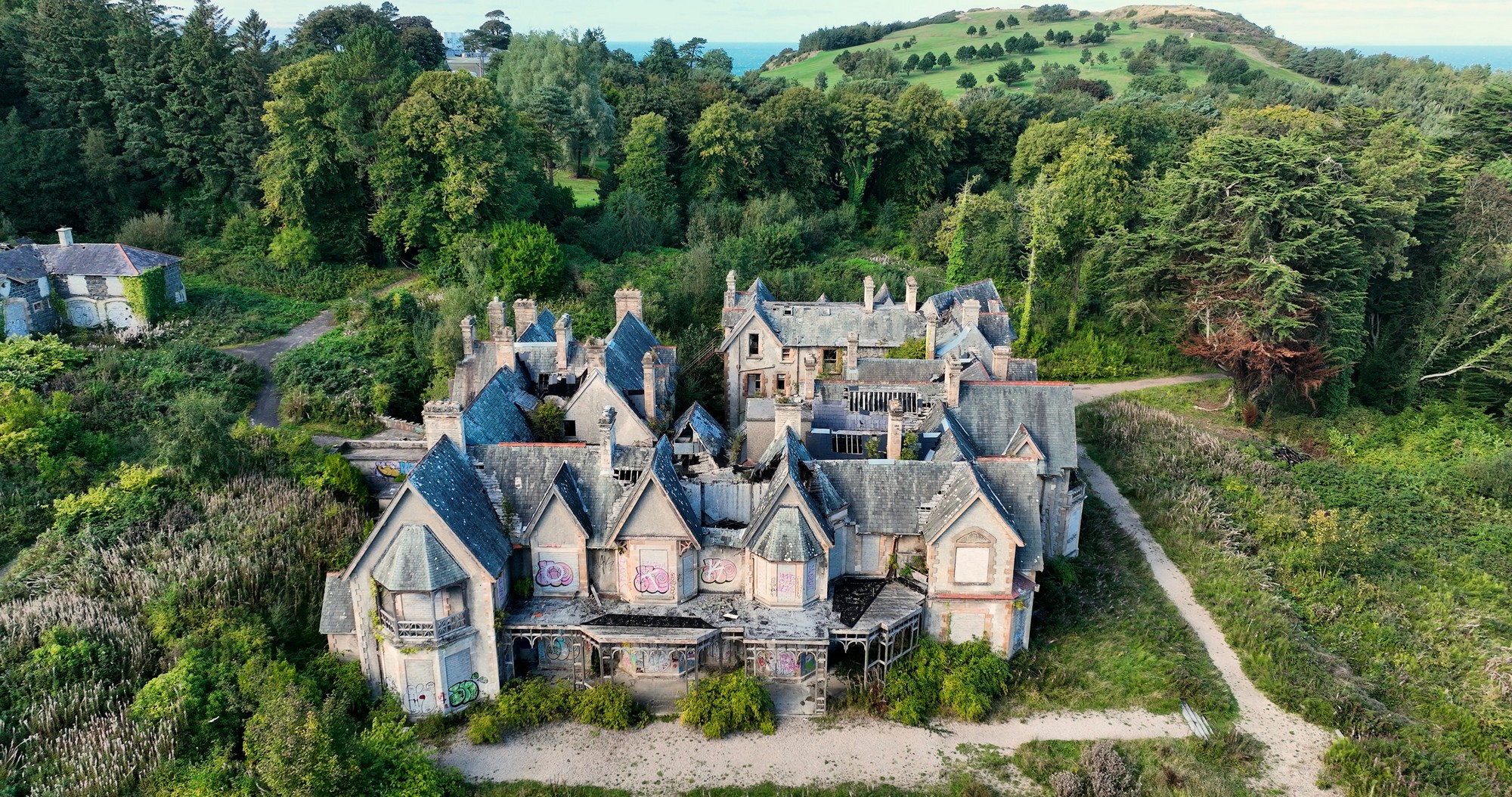 Cairndhu House - © peter 