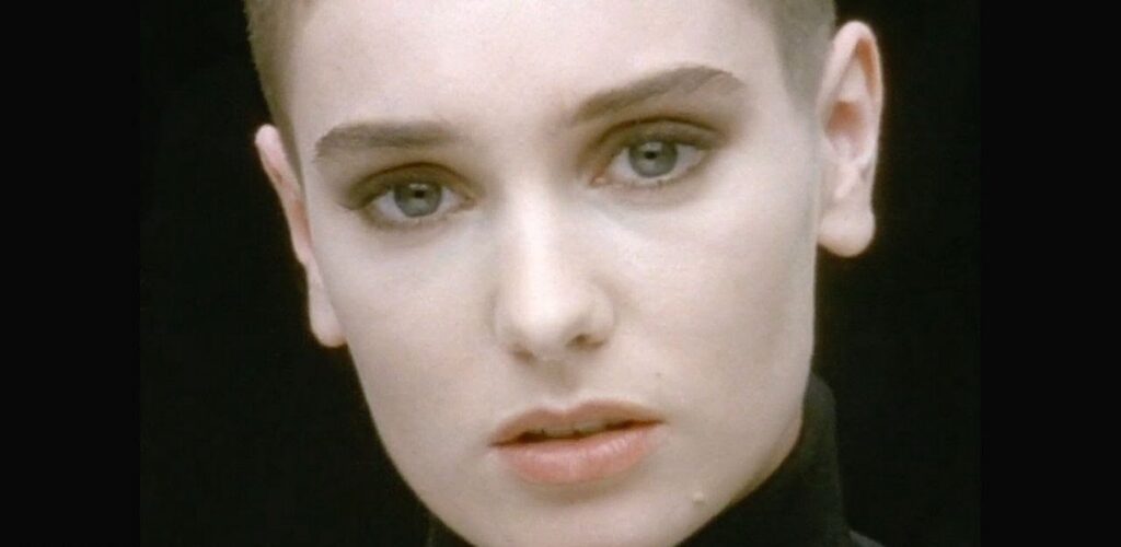 Sinéad O'Connor in dem Musikvideo 