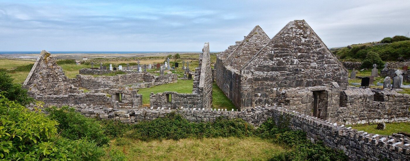 Na Seacht d’Teampaill (Seven Churches)