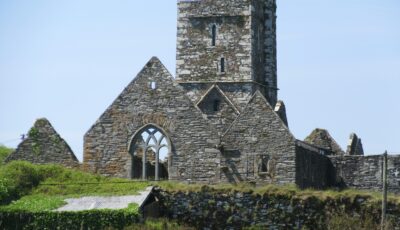 Sherkin Island Abbey - © Roger de Montfort
