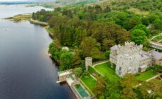 Glenveagh Castle verbunden durch The Lakeside Walk - © MNstudio