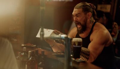 Jason Momoa, découvrant qu'il possède des origines irlandaises - YouTube