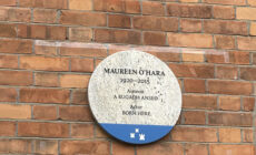 Gedenktafel für Maureen O'Hara - @ivanabacik (X)