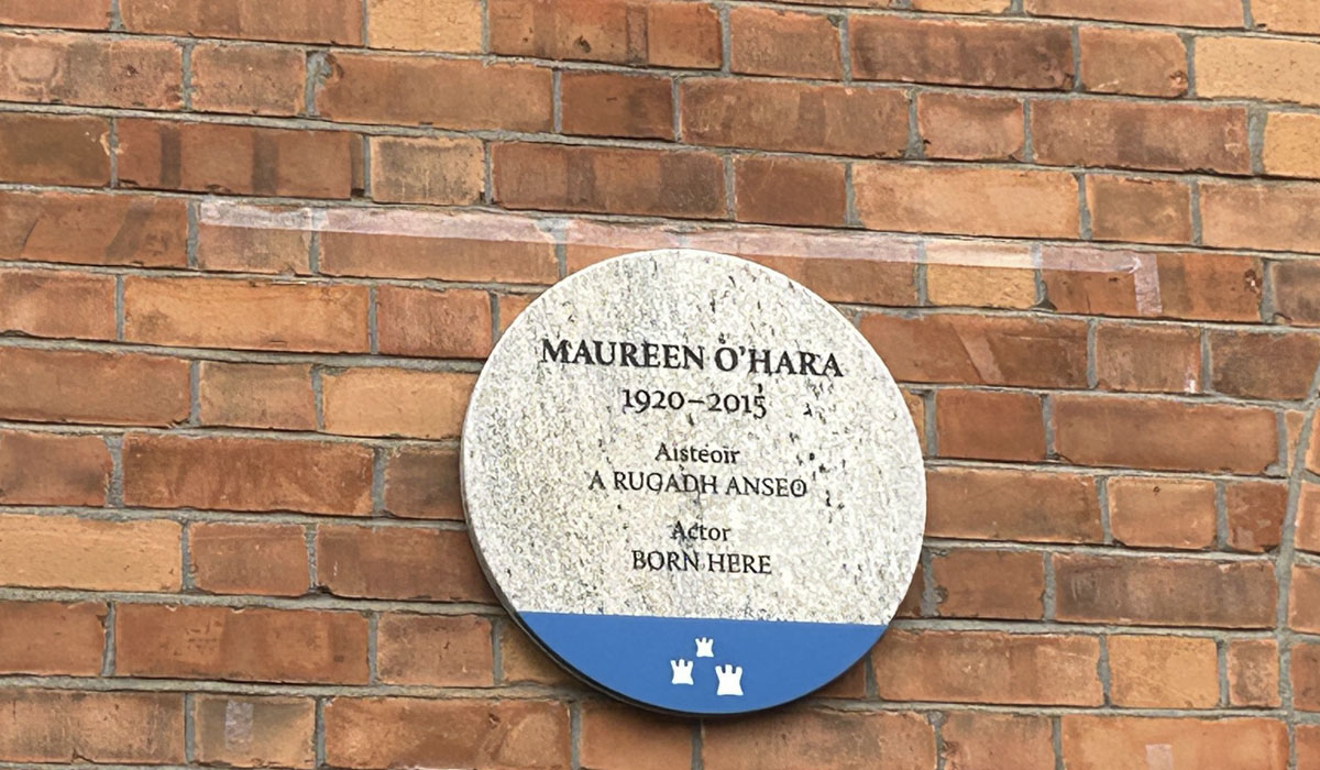 Gedenktafel für Maureen O'Hara - @ivanabacik (X)