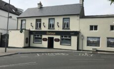 Ewings Bar & Accommodation