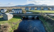 Fishermans Cottage Stunning Two Bedroom with Views close to town