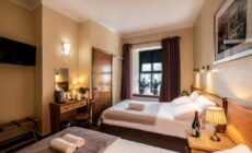 Holiday Hotel